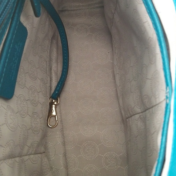 Michael kors bag and wallet(sold) - Picture 6 of 8